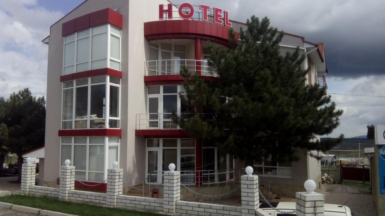 Hotel Paulina Falesti Exterior photo